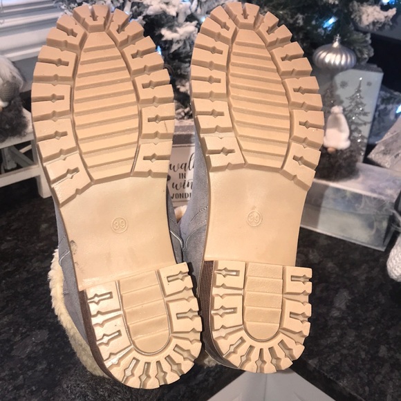 NWOT heeled Sherpa lined gray booties - Picture 6 of 7